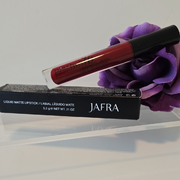 JAFRA Other - JAFRA Liquid Matte Long -wear Lipstick - Rich Red